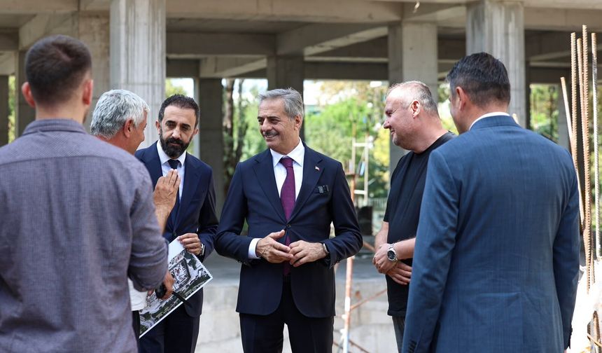 Başkan Alemdar, Şehir Kütüphanesi inşaatını inceledi