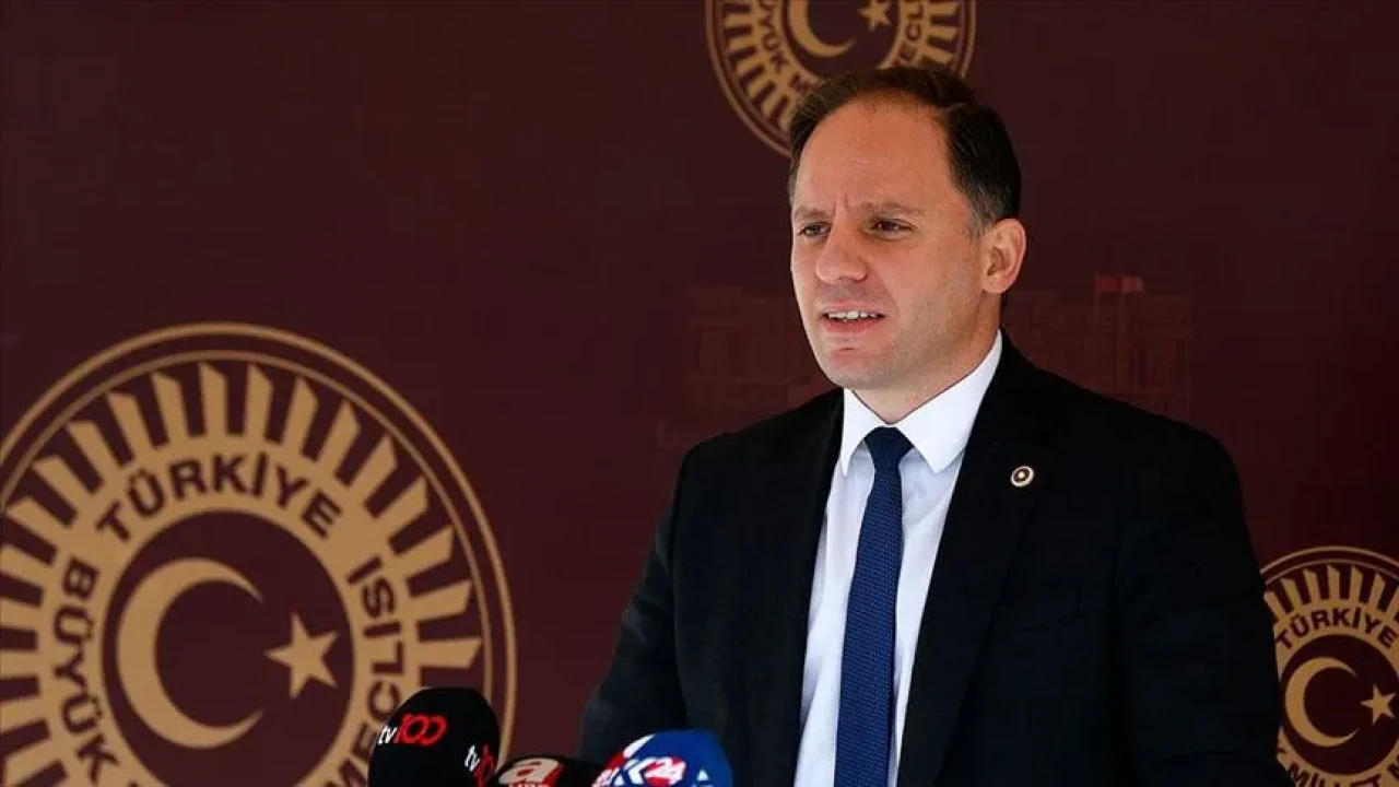 6466 Deniz Yavuzyilmaz Kimdir Kac Yasinda Nereli Evli Mi Esi Kim Cocugu Var Mi Hangi Partiden Alevi Mi