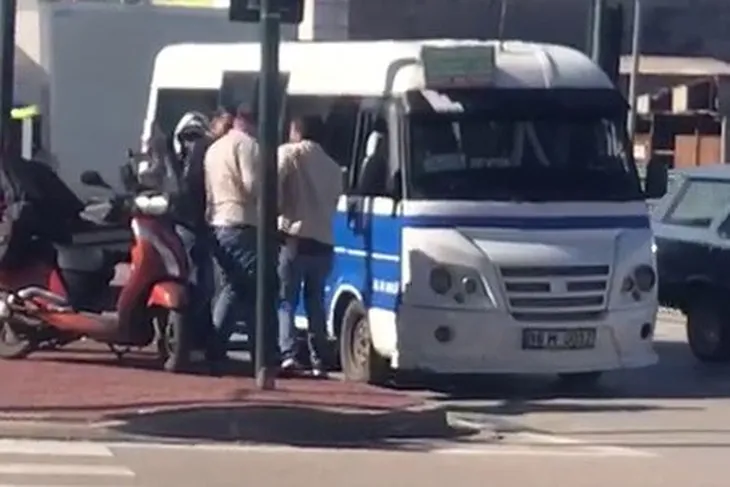 Bursa Da Tol Verme Kavgasi Minibus Soforu Ile Motokurye Birbirine Girdi 1761822160 163 Large