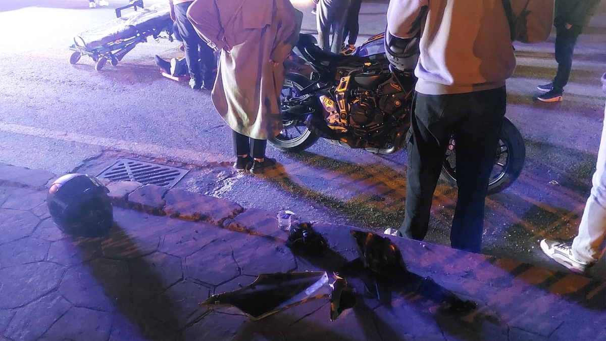 Motosiklet Ile Bisiklet Carpisti Yasli Adam Yarali 61762 2025 10 31 00 03 26