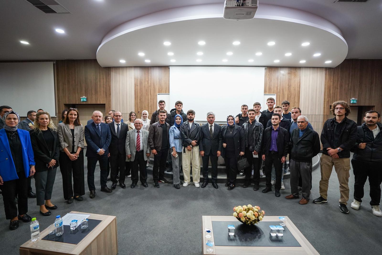 Siyaset Bilimi Ve Kamu Yönetimi Bölümü (5)