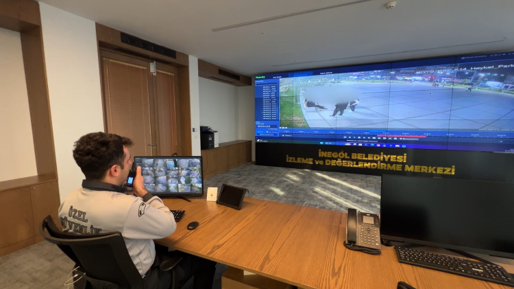 Aw574560 03 1762498552 594 X750