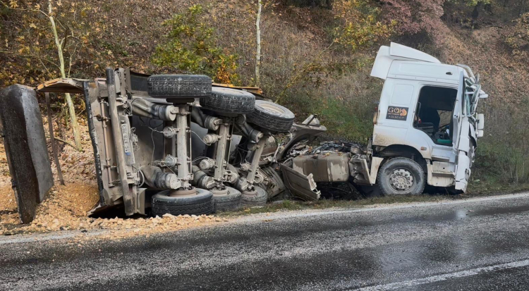 Aw574660 02 1762502608 727 X750