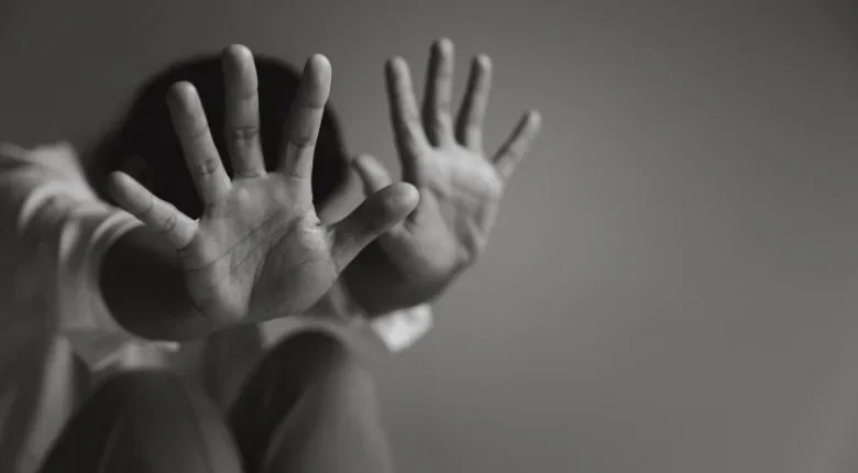 Çocuklarının odasına kamera yerleştiren sapık baba tutuklandı