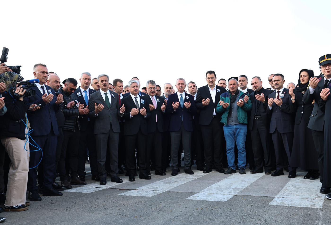 G5T Wbz D X A A A O1 H