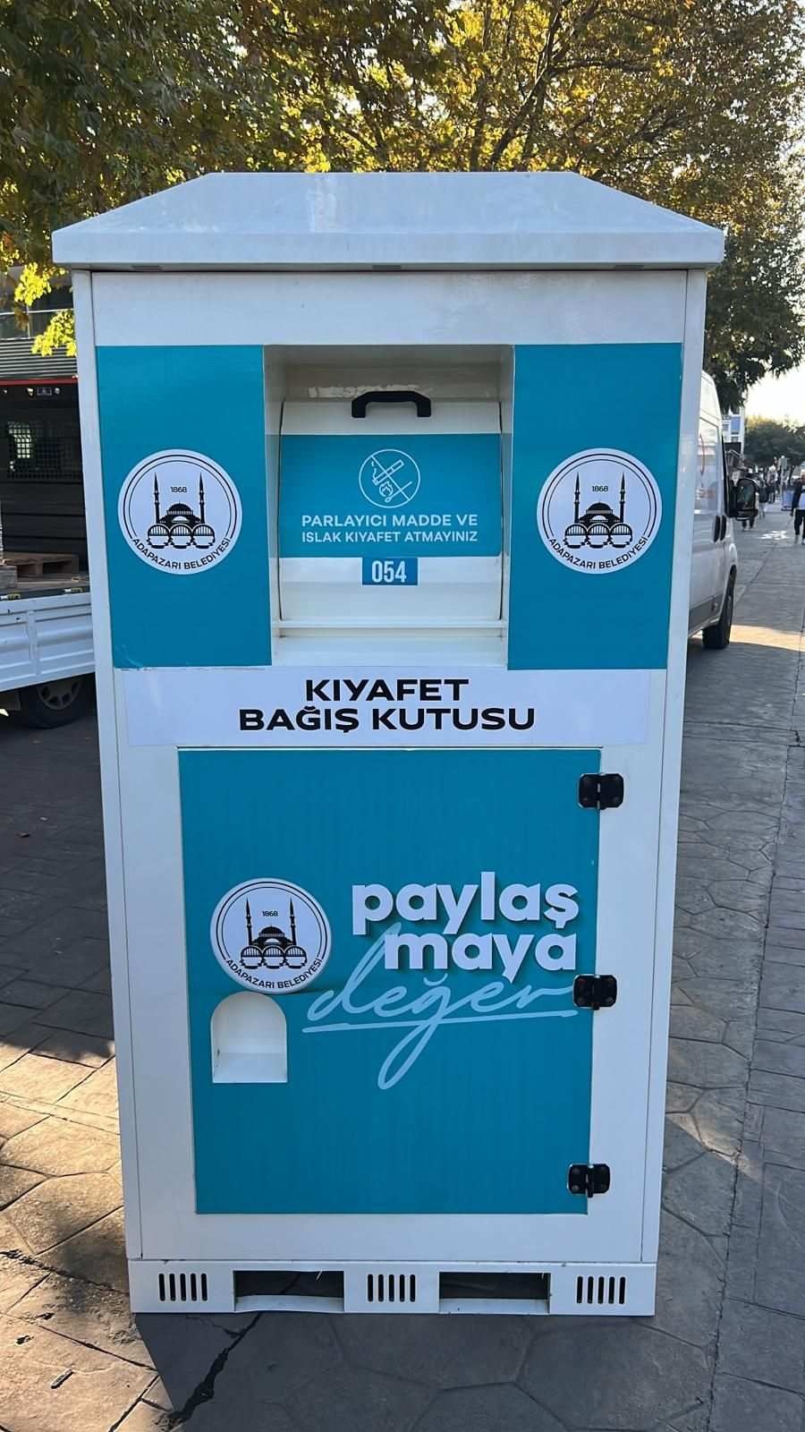 Kıyafet Bağış Kutusu