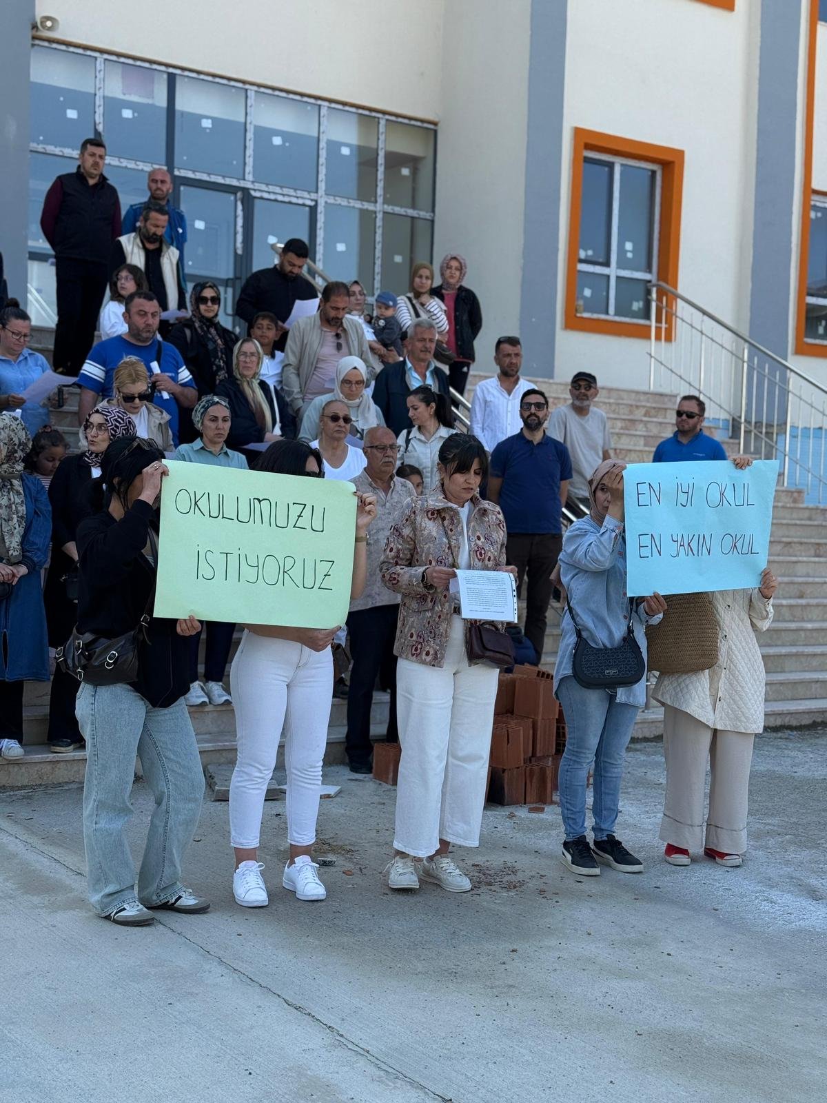 Veliler ayaklandı: "Okulumuzu geri istiyoruz"