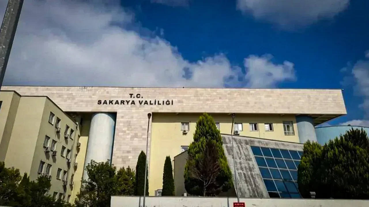 Şehirde 5 ilçenin kaymakamı ve 3 vali yardımcısı değişti
