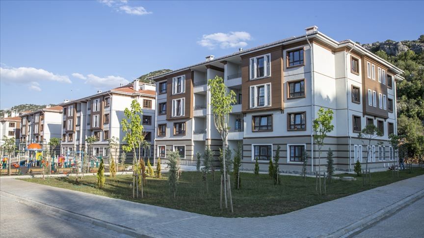 Arifiye'de TOKİ'den 20 ev 4 dükkan kurasız satılacak