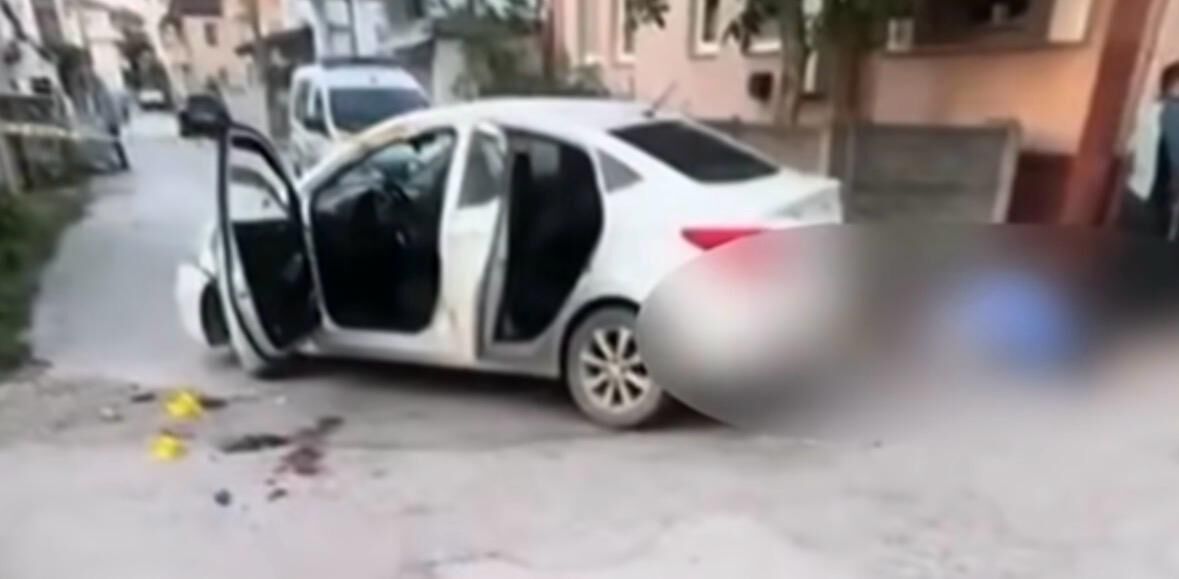 Sokak ortasında mermiler havada uçtu!