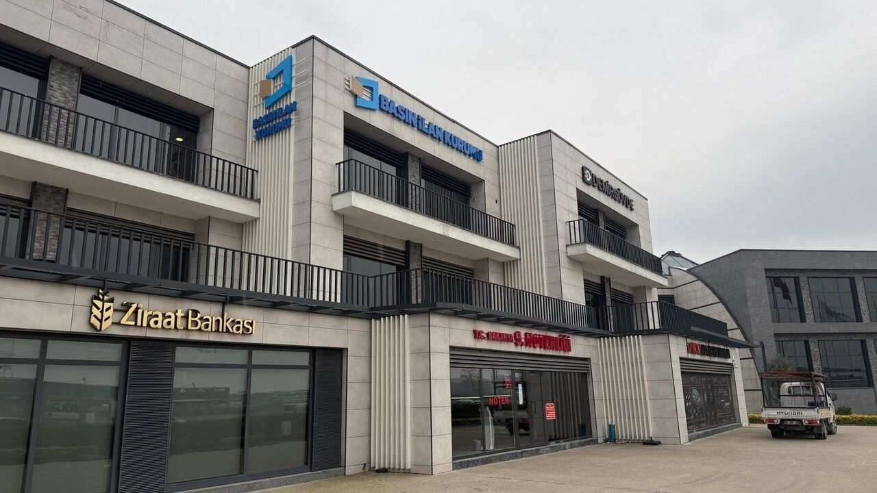 kirmizi-saat-com bik sakarya