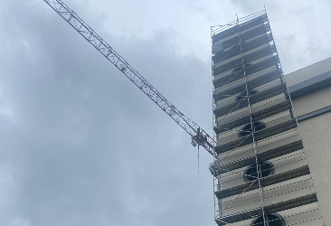 Sakarya’da emniyet inşaatında işçi isyanı: İşçiler hakları için kule vinçte