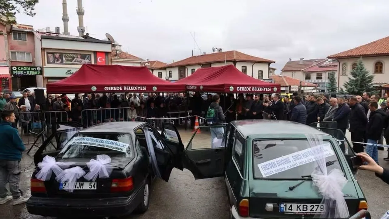 İki otomobil cami için satışa çıktı