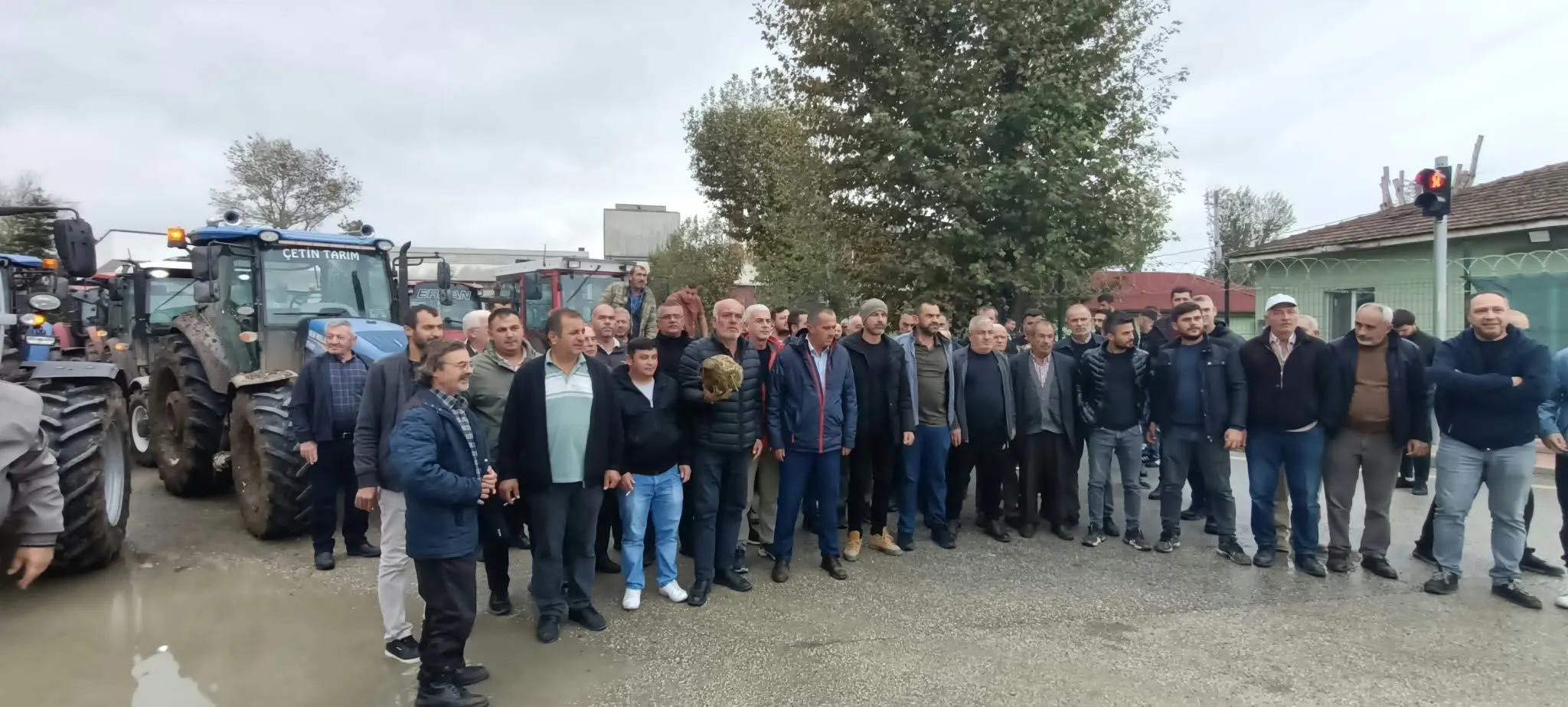 Hem ürünleri tarlada kaldı hem ödemelerini alamıyorlar